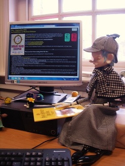 Japanese Sherlock puppet visits the Sherlock Holmes 1951 website, May 2016
